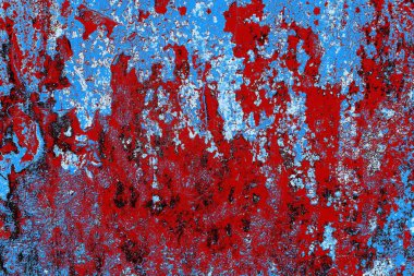 Kırık tarih arkaplanı olan kırmızı, mavi ve siyah grunge duvar