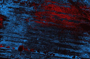 Koyu renkli ses, arka planda çatlaklar olan grunge duvar dokusu