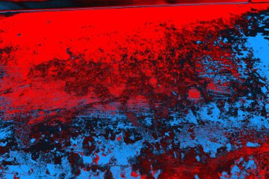 Neon kırmızı ve mavi renkli grunge duvar dokusu arkaplanı