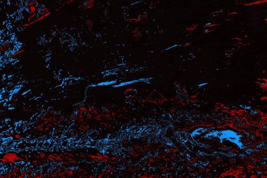 Kırık tarih arkaplanı olan kırmızı, mavi ve siyah grunge duvar