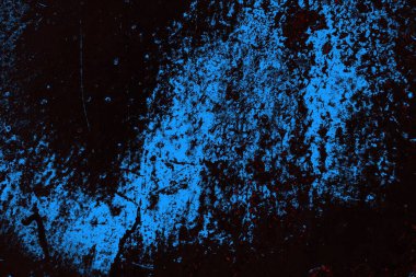 Koyu renkli ses, çatlak ve arkaplanı su sıçratan grunge duvar dokusu