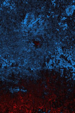 Koyu renkli ses, arka planda çatlaklar olan grunge duvar dokusu