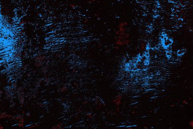 Kırık tarih arkaplanı olan kırmızı, mavi ve siyah grunge duvar