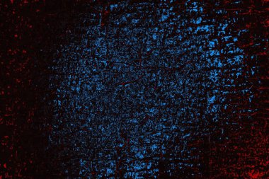 Koyu renkli ses, çatlak ve arkaplanı su sıçratan grunge duvar dokusu