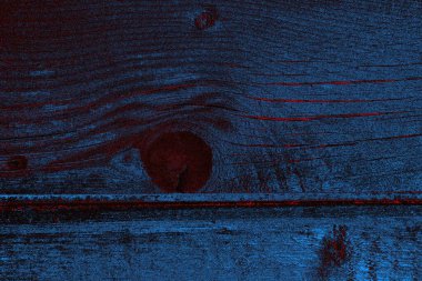 Kırık tarih arkaplanı olan kırmızı, mavi ve siyah grunge duvar