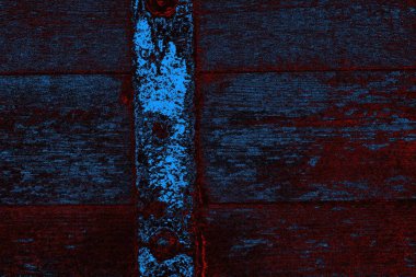 Kırık tarih arkaplanı olan kırmızı, mavi ve siyah grunge duvar