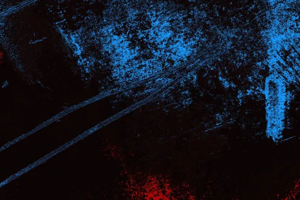 Koyu renkli ses, arka planda çatlaklar olan grunge duvar dokusu