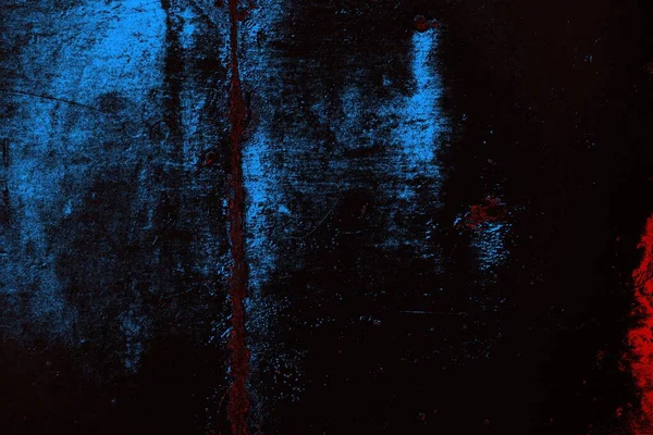 Koyu renkli ses, arka planda çatlaklar olan grunge duvar dokusu
