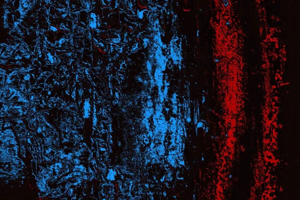 Koyu renkli ses, çatlak ve arkaplanı su sıçratan grunge duvar dokusu