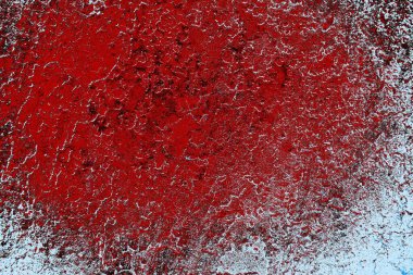 Kırık tarih arkaplanı olan kırmızı, mavi ve siyah grunge duvar