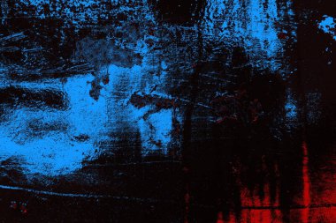 Kırık tarih arkaplanı olan kırmızı, mavi ve siyah grunge duvar