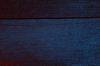 Kırık tarih arkaplanı olan kırmızı, mavi ve siyah grunge duvar