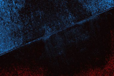 Kırık tarih arkaplanı olan kırmızı, mavi ve siyah grunge duvar