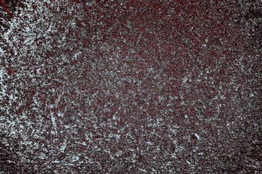 Kırık tarih arkaplanı olan kırmızı, mavi ve siyah grunge duvar