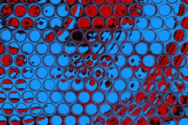 Çizik ve çatlaklarla metal doku