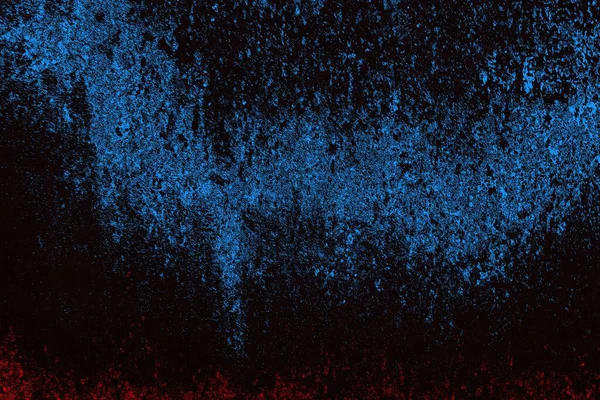Kırık tarih arkaplanı olan kırmızı, mavi ve siyah grunge duvar