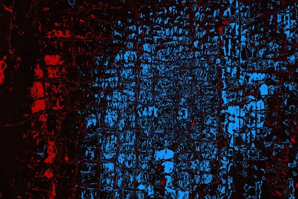 Koyu renkli ses, çatlak ve arkaplanı su sıçratan grunge duvar dokusu