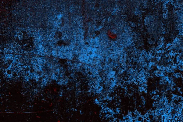 Koyu renkli ses, arka planda çatlaklar olan grunge duvar dokusu