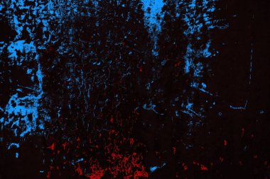 Koyu renkli ses, çatlak ve arkaplanı su sıçratan grunge duvar dokusu