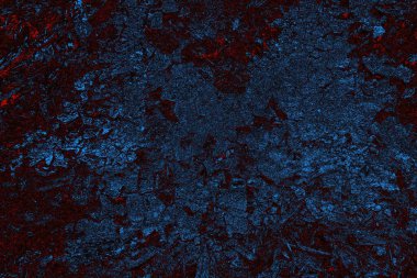 Koyu renkli ses, çatlak ve arkaplanı su sıçratan grunge duvar dokusu