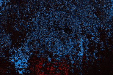 Koyu renkli ses, çatlak ve arkaplanı su sıçratan grunge duvar dokusu