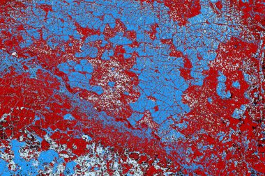 Kırık tarih arkaplanı olan kırmızı, mavi ve siyah grunge duvar