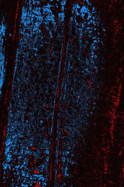 Koyu renkli ses, çatlak ve arkaplanı su sıçratan grunge duvar dokusu