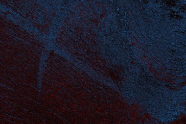 Koyu renkli ses, çatlak ve arkaplanı su sıçratan grunge duvar dokusu