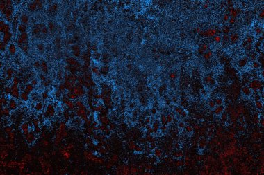 Kırık tarih arkaplanı olan kırmızı, mavi ve siyah grunge duvar