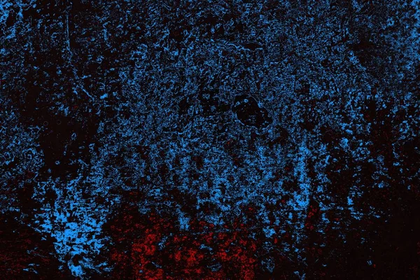 Koyu renkli ses, çatlak ve arkaplanı su sıçratan grunge duvar dokusu