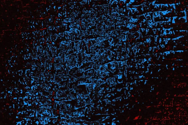 Koyu renkli ses, çatlak ve arkaplanı su sıçratan grunge duvar dokusu