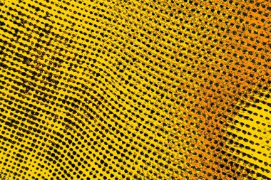 Kırmızı sarı ve siyah renkli kirli duvar, desenli arka plan.