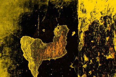 Kırmızı sarı ve siyah renkli kirli duvar, desenli arka plan.