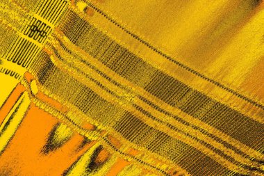 Kırmızı sarı ve siyah renkli kirli duvar, desenli arka plan. 