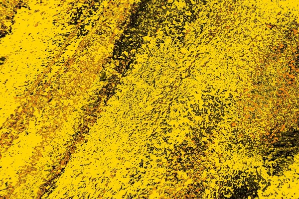 Kırmızı sarı ve siyah renkli kirli duvar, desenli arka plan.