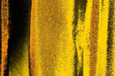 Kırmızı sarı ve siyah renkli kirli duvar, desenli arka plan.