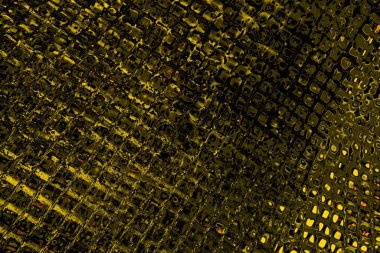 Kırmızı sarı ve siyah renkli kirli duvar, desenli arka plan.