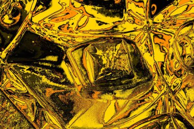 Kırmızı sarı ve siyah renkli kirli duvar, desenli arka plan.