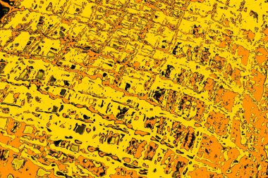 Kırmızı sarı ve siyah renkli kirli duvar, desenli arka plan.