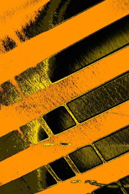 Kırmızı sarı ve siyah renkli kirli duvar, desenli arka plan.