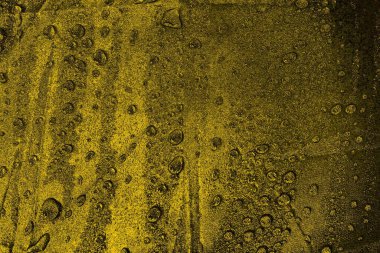 Kırmızı sarı ve siyah renkli kirli duvar, desenli arka plan.