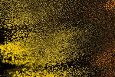 Kırmızı sarı ve siyah renkli kirli duvar, desenli arka plan.