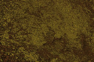 Kırmızı sarı ve siyah renkli kirli duvar, desenli arka plan.