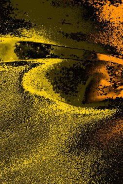 Kırmızı sarı ve siyah renkli kirli duvar, desenli arka plan.