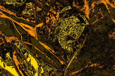 Kırmızı sarı ve siyah renkli kirli duvar, desenli arka plan.