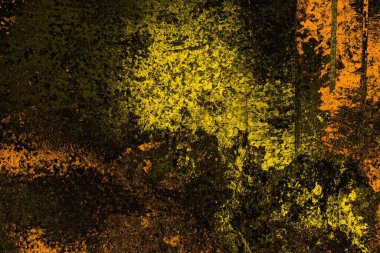 Kırmızı sarı ve siyah renkli kirli duvar, desenli arka plan.