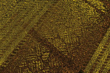 Kırmızı sarı ve siyah renkli kirli duvar, desenli arka plan.