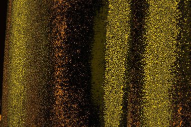 Kırmızı sarı ve siyah renkli kirli duvar, desenli arka plan.