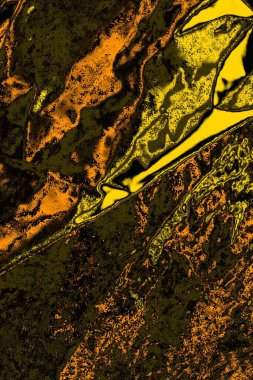 Kırmızı sarı ve siyah renkli kirli duvar, desenli arka plan.