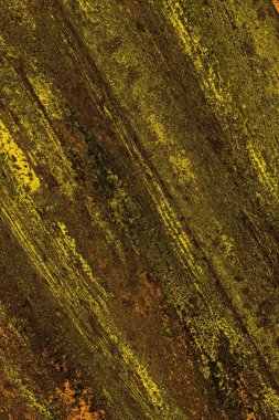 Kırmızı sarı ve siyah renkli kirli duvar, desenli arka plan.